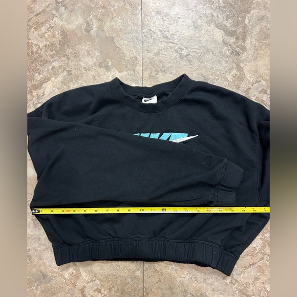 🍁Nike Cropped Cinched Crewneck - Picture 3 of 13